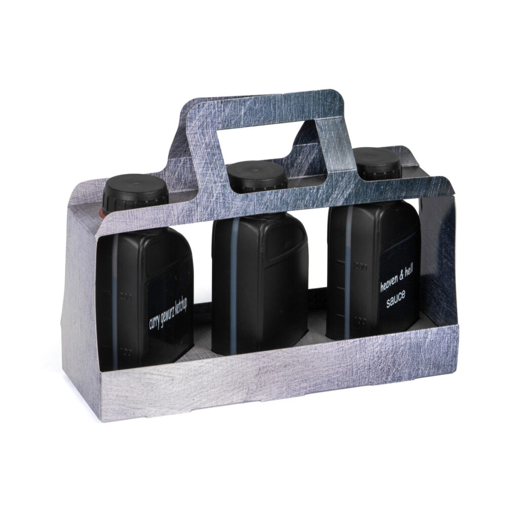 Beispiel für eine Verpackung in Form eines Tragerahmens für drei Motoröl-Flaschen.